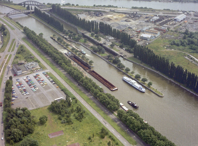 Wandre. Vues aériennes sur la Meuse.