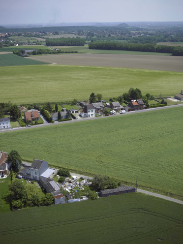 Fontaine-l'Évêque. Sonomètre F115. Rue Herman Adelin.