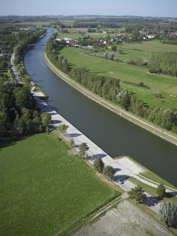 Péruwelz. Roucourt. Vues aériennes du canal Nimy-Blaton.