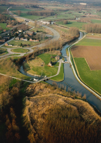 Ath. Vues aériennes du canal Ath-Blaton.