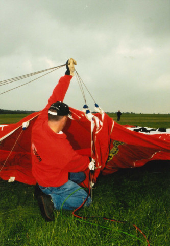 Saint-Hubert. Aérodrôme. Lâché de montgolfières.
