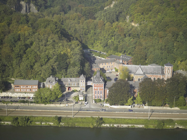 Amay. Jehay. Château.