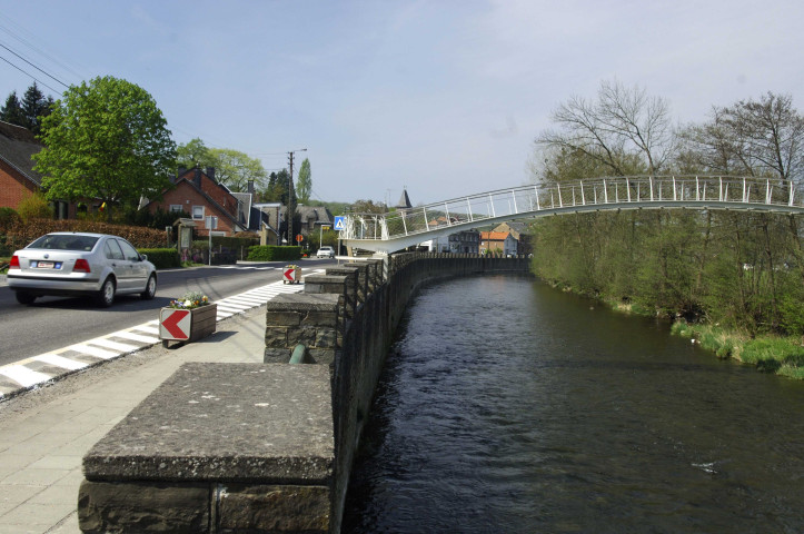 Hotton. Aménagements pour vélos.