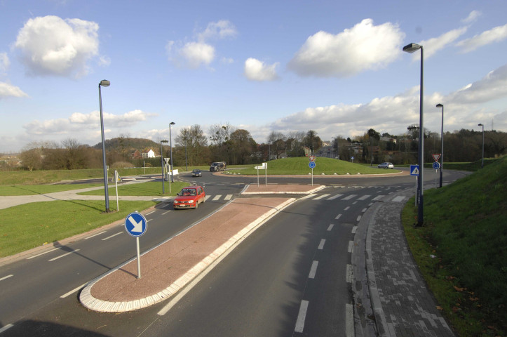 Binche. Œuvre d'art du contournement de la ville.