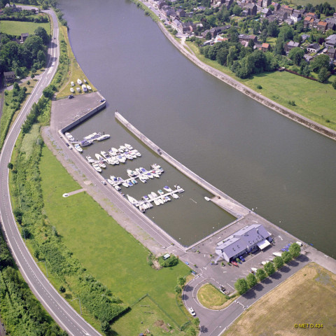 Huy. Statte. Port de plaisance.