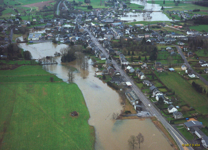 Inondations de décembre 2002 et janvier 2003. L'Ourthe.