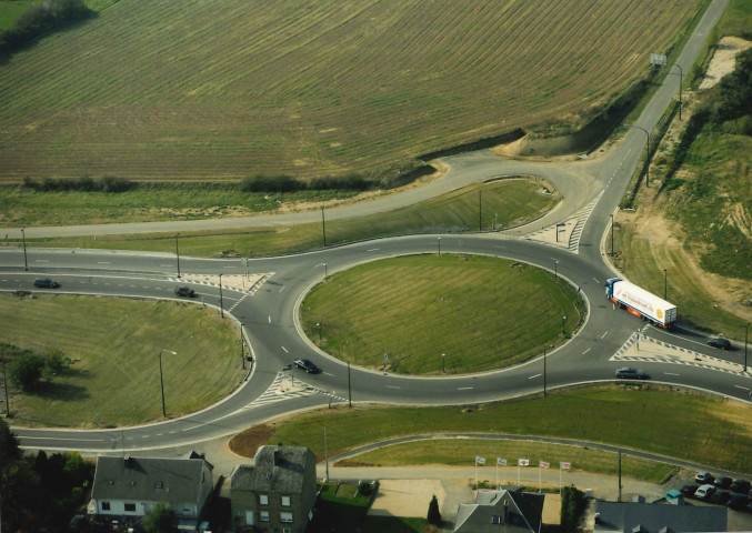 Messancy. Giratoire de la "Briqueterie". RN 81 et RN 883.