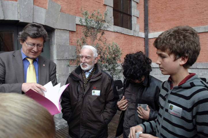 Namur. Prix Arthur Haulot délivré par M. le ministre Furlan au Parlement wallon.