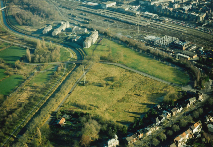 Mons. Cuesmes. Futur centre de regroupement de produits de dragage.