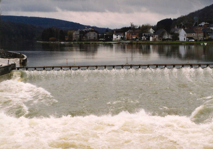 Hastière. Waulsort. Evolution du chantier du barrage-écluse.