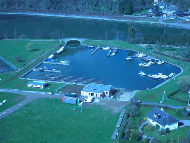 Dinant. Anseremme. Vues aériennes de la Meuse.