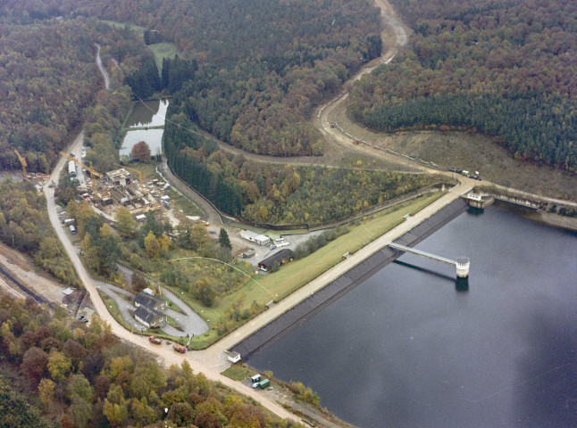 Couvin (Pétigny). Barrage du Ry de Rome.