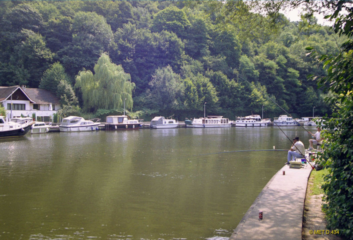 Montigny-le-Tilleul. Port de plaisance.
