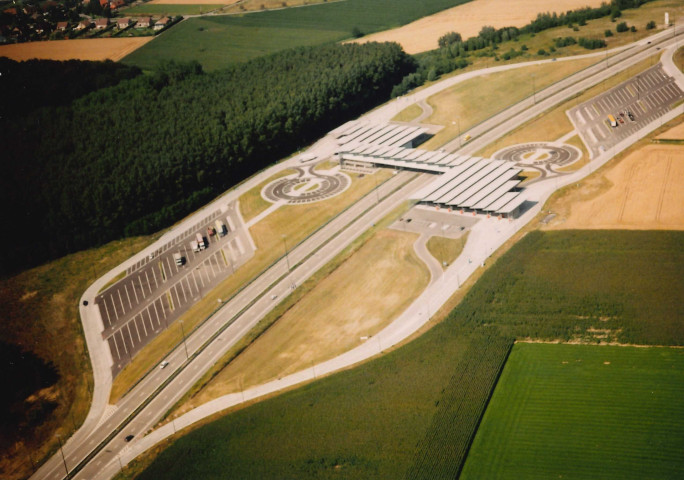 Nivelles. E19. Aire de repos autoroutière de "Orival".