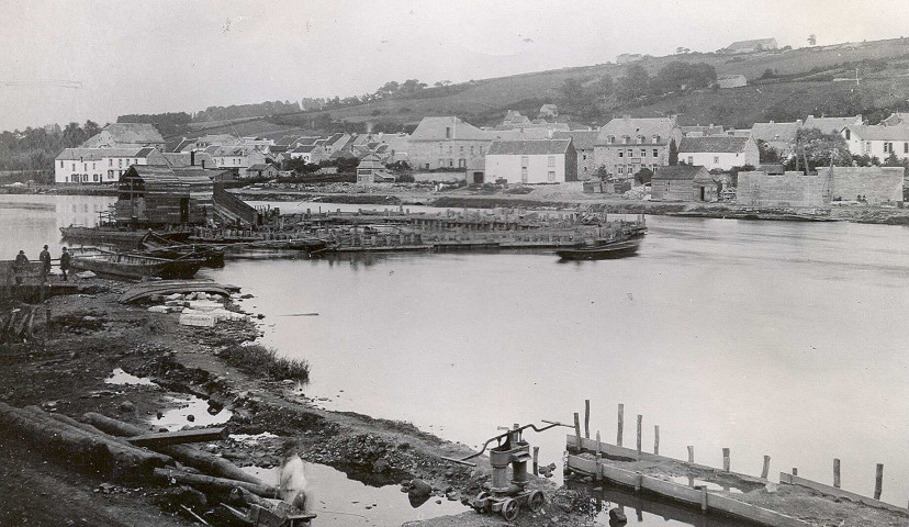 Construction de l'ancien pont