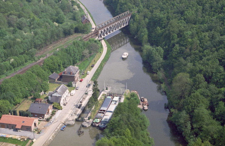 Pont-rail, barrage et écluse n°5.