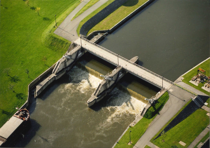 Dinant. Anseremme. Barrage-écluse n°3 et pont-rail.