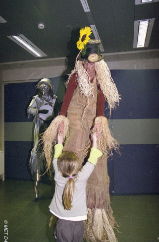 Namur. CAMET. Galerie centrale. Visite de Saint-Nicolas aux enfants du MET.