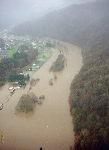 Inondations de décembre 2002 et janvier 2003. La Semois.