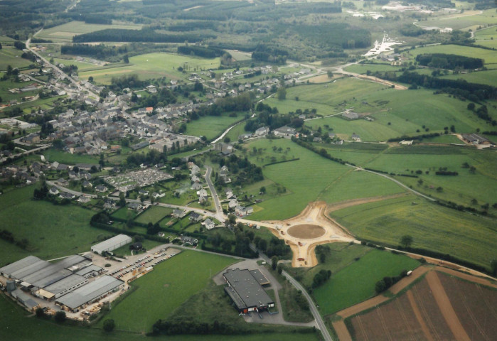 Etalle. RN 87. Construction d'un giratoire. Futur contournement vers la RN 83.