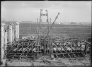 Houdeng-Aimeries. Montage de l'ascenseur n° 2 sur le Canal du Centre.