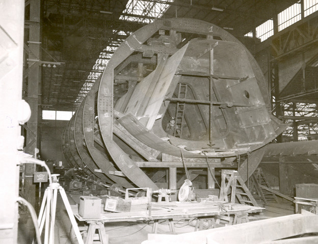 Fabrication des vannes du barrage éclusé d'Ampsin-Neuville