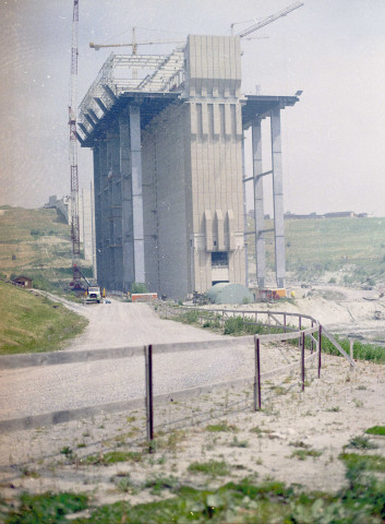 Strépy-Bracquegnies et Thieu. Construction de l'ascenseur funiculaire.