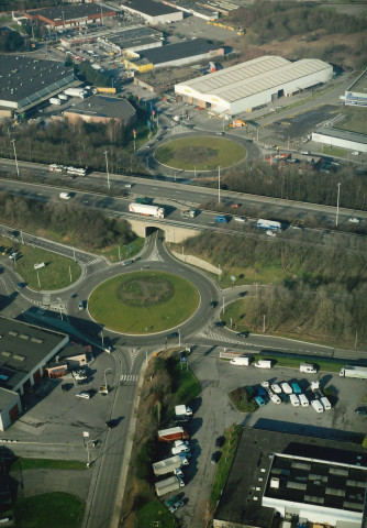 Ans. Alleur. Sortie 32 de la E40. Giratoires.