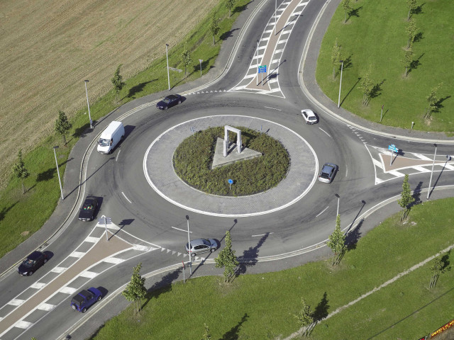 Huy. Ahin. Giratoire "La porte au sonneur".