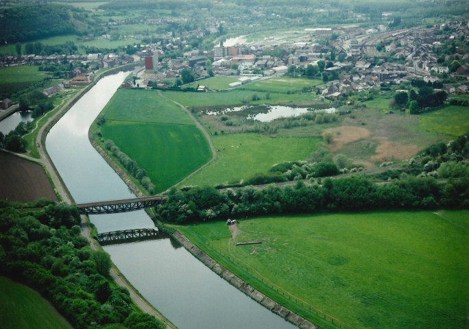 Sambreville. Tamines. Rive gauche de Sambre. Ligne SNCB 150.