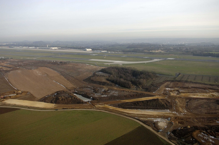 Grâce-Hollogne. Aéroport de Bierset. Vues aériennes.
