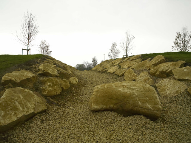 Etalle. Essais de l'éclairage du rond point.