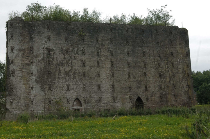 Antoing. Fours à chaud appelés fours à bouteille.