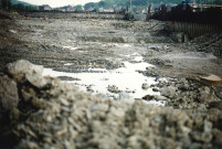 Hastière. Waulsort. Explosion des roches dans le lit du barrage.