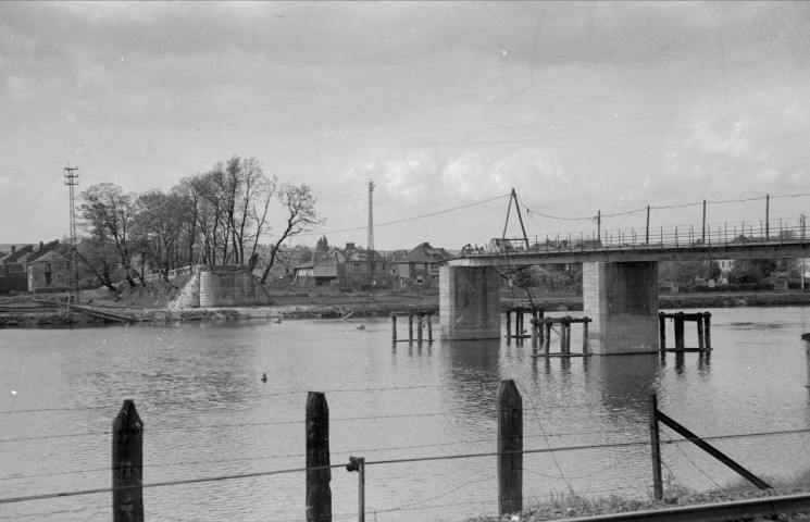 Argenteau. Pont détruit.