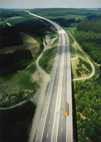 Stavelot et Malmedy. Viaduc de l'eau Rouge. Evolution des plantations.