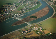 Yvoir. Houx. Vues aériennes.