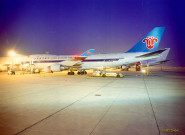 Grace-Hollogne. Aéroport de Bierset. Affrétage d'un avion cargo chinois.