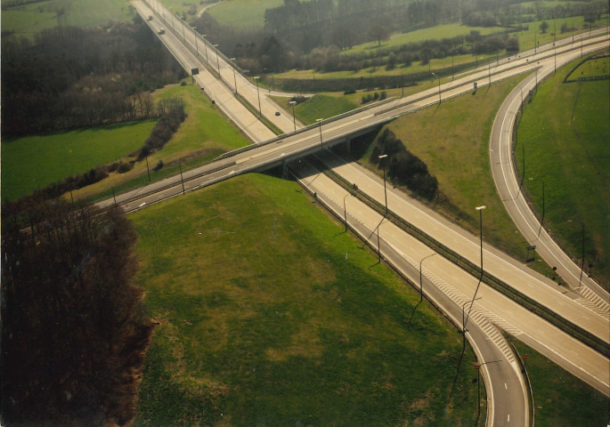 Jalhay. Sart-Lez-Spa. Terrains expropriés le long de l'autoroute E42 avant travaux.