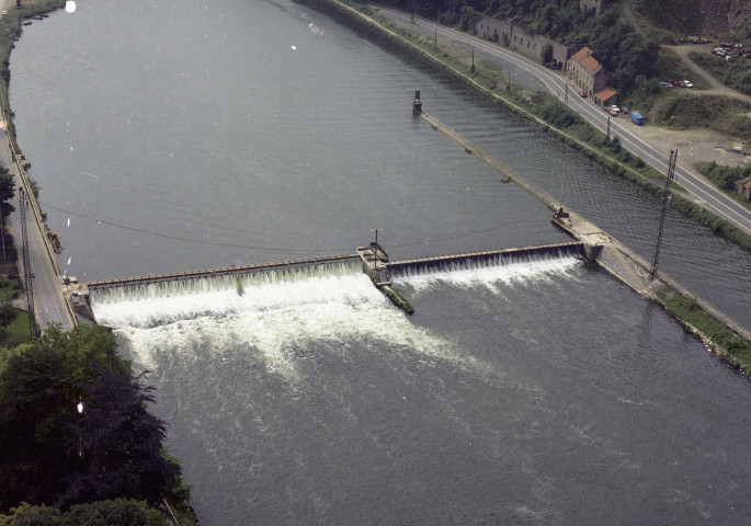 Godinne. Barrage de Hun sur la Meuse.