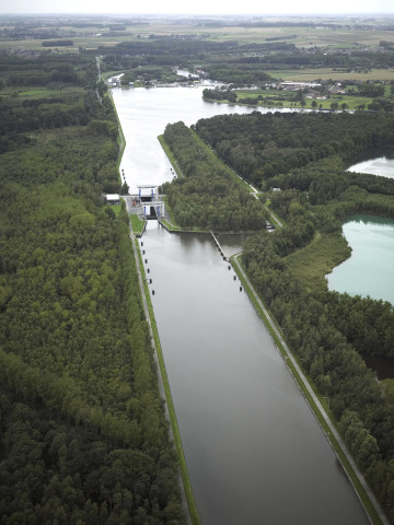 Antoing. Péronnes. Canal Nimy-Blaton-Péronnes. Ecluse de Péronnes.