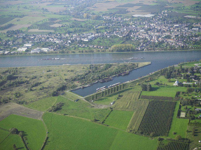 Oupeye. Haccourt. Canal Albert. Darse.