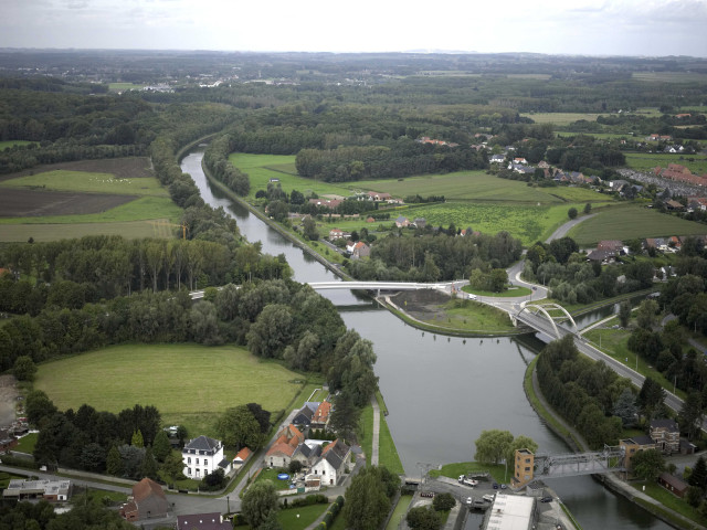 Péruwelz. Canal Nimy-Blaton-Péronnes. Vues aériennes.