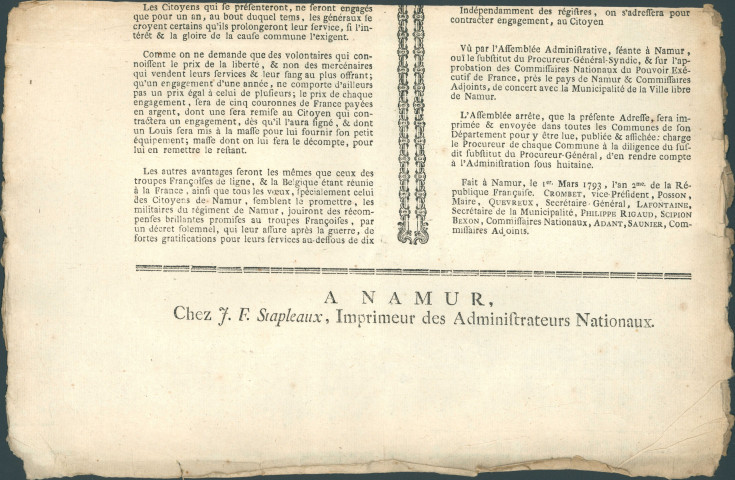 Avis à la population pour s'engager au sein du régiment d'infanterie des volontaires du pays de Namur (armée de Belgique, division d'Harville). Signé Crombet vice-président, Posson maire, Quevreux secrétaire-général ; Lafontaine secrétaire municipal, Philippe Rigaud et Scipion Bexon commissaires nationaux, Adant et Saunier commissaires adjoints.