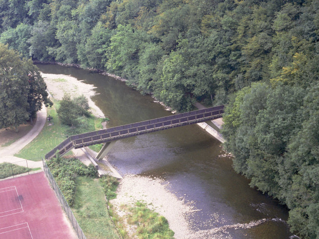 Sy. Passerelle de Palogne.