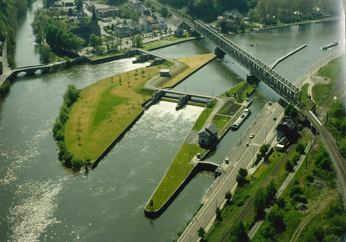 Dinant. Anseremme. Complexe du barrage-écluse.