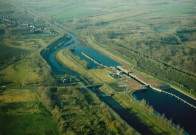 Hensies. Ecluse "Au Corbeau" et envasement du canal côté français.