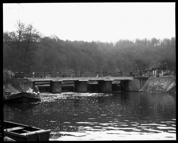 Landelies. Barrage sur la Sambre.