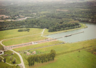 Bernissart. Pommeroeul. Ecluse sur la Haute-Sambre.;