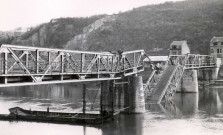 Pont détruit